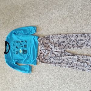 Boy's Carter's football PJ set.  VERY soft!  Great condition!  Size 6.